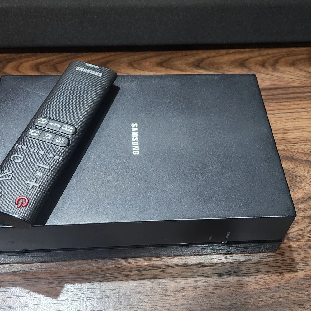 Samsung Black Blu-ray Player with Remote